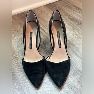 Black Pumps